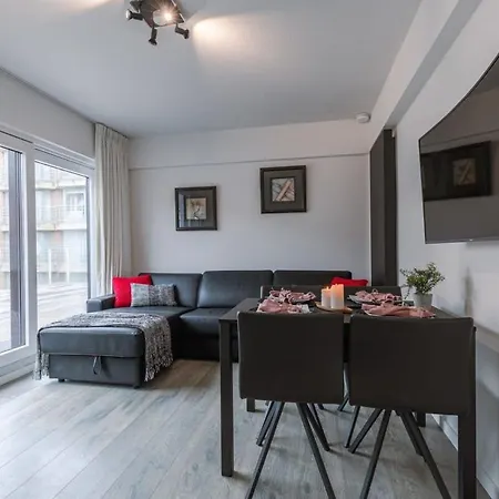 Huswell - Spacious Sunny With Huge Terrace 크노케-하이스트