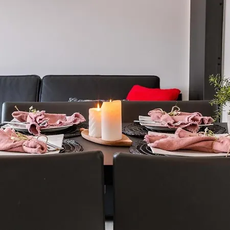 아파트 Huswell - Spacious Sunny With Huge Terrace 크노케-하이스트